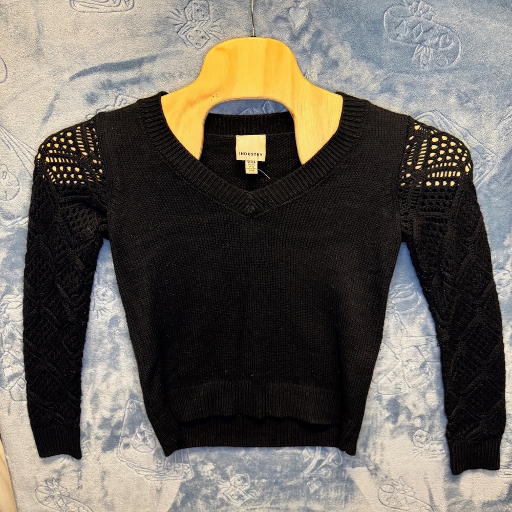 1804 | Crochet Sleeve‎ Boho Gothic V-Neck Knit Pullover Sweater Black Womens XS